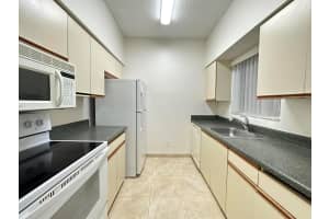 671 Cypress Lake Boulevard E, Deerfield Beach, FL 33064 - MLS#R11133960