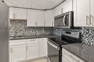 1401 S Federal Highway 204, Boca Raton, FL 33432 - MLS#R11133999