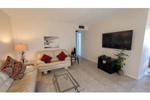 232 Canterbury J, West Palm Beach, FL 33417 - MLS#R11134078