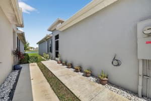 812 Persimmon Place, Fort Pierce, FL 34981 - MLS#R11134083