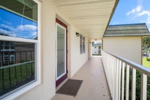 40 Vista Gardens Trail 202, Vero Beach, FL 32962 - MLS#R11134106