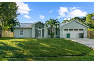 2230 SE Dill Lane SE, Port Saint Lucie, FL 34952 - MLS#R11134155