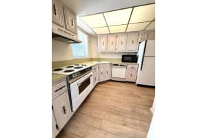 18081 SE Country Club Drive Bldg 17 Drive 170, Jupiter, FL 33469 Sold 12/29/25