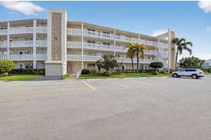 425 Grantham B, Deerfield Beach, FL 33442 Sold 12/02/25