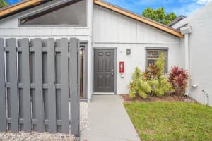 100 Sparrow Drive 21, Royal Palm Beach, FL 33411 - MLS#R11134393