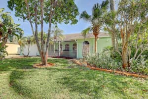 238 SW Grove Avenue, Port Saint Lucie, FL 34983 - MLS#R11134464