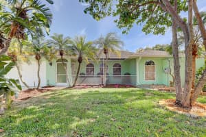 238 SW Grove Avenue, Port Saint Lucie, FL 34983 - MLS#R11134464