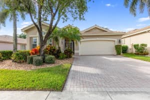 8806 Laguna Royale, Lake Worth