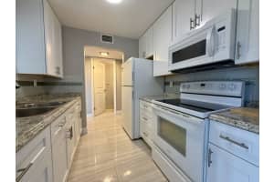 26 Golfs Edge A, West Palm Beach