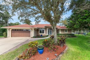 100 Royal Court, Royal Palm Beach