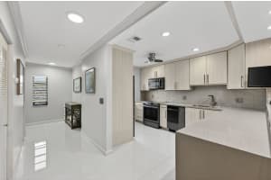 8450 Casa Del Lago J, Boca Raton, FL 33433 - MLS#R11134584
