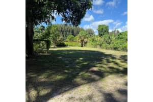 785 10th Avenue SW, Vero Beach, FL 32962 - MLS#R11134615