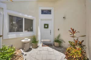 30 Selby Lane, Palm Beach Gardens, FL 33418 Sold 12/04/25