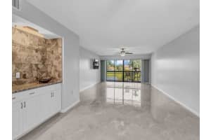 3200 Twin Lakes Terrace, Fort Pierce, FL 34951 - MLS#R11134663