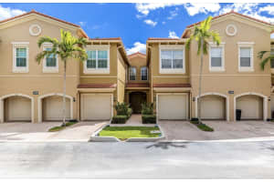 4890 Bonsai Circle 106, Palm Beach Gardens