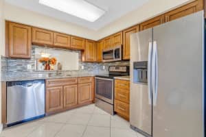 7290 Kinghurst Drive 406, Delray Beach