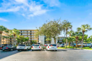 15 Royal Palm Way 6040, Boca Raton