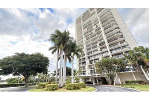 2000 Presidential Way 204, West Palm Beach