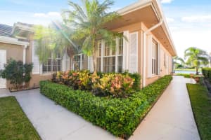 344 Bentley Circle, Port Saint Lucie, FL 34986 - MLS#R11134828