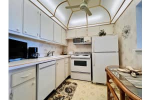 79 Kent E, West Palm Beach, FL 33417 - MLS#R11134991