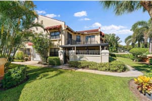 3 Uno Lago Drive 3, Juno Beach, FL 33408 - MLS#R11135292