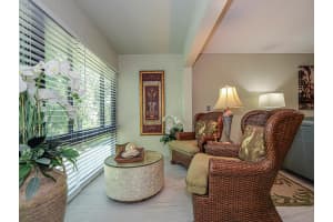 400 18th Street 5, Vero Beach, FL 32960 - MLS#R11135394