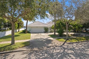 2002 Notre Dame Drive, Lake Worth Beach, FL 33460 - MLS#R11135423