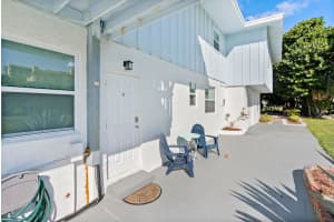 670 Hernando Street E, Fort Pierce, FL 34949 - MLS#R11135424