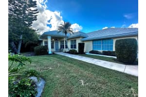 438 SW Fairway Vista, Port Saint Lucie, FL 34986 - MLS#R11135443