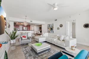 2640 Lake Shore Drive, Riviera Beach, FL 33404 - MLS#R11135452