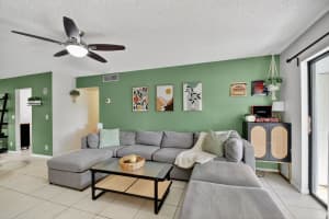 9815 Pineapple Tree Drive, Boynton Beach, FL 33436 - MLS#R11135458