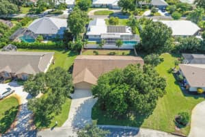 560 W Forest Trail, Vero Beach, FL 32962 - MLS#R11135463