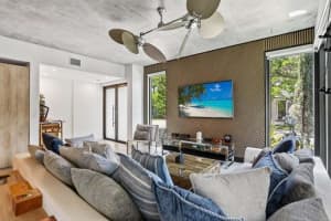 925 NE 6th Street, Fort Lauderdale, FL 33304 - MLS#R11135495