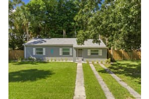 807 S 12th Street, Fort Pierce, FL 34950 - MLS#R11135518