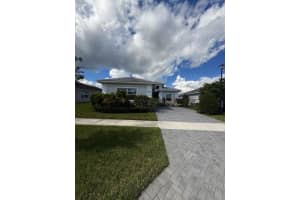 8898 SW Breve Way, Port Saint Lucie, FL 34986 - MLS#R11135557