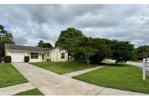 130 Lakeside Circle, Jupiter