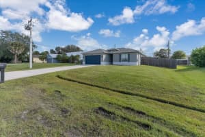 1633 SW Diamond Street, Port Saint Lucie, FL 34953 - MLS#R11135591