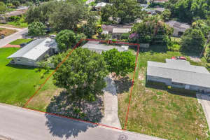 2213 2nd Street, Vero Beach, FL 32962 - MLS#R11135638