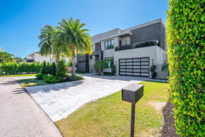 520 NE 4th Lane, Boca Raton, FL 33432 Sold 11/24/25