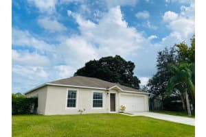 915 Braganza Avenue, Palm Bay, FL 32909 - MLS#R11135749