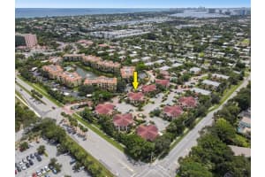 28 Uno Lago Drive, Juno Beach, FL 33408 - MLS#R11135828