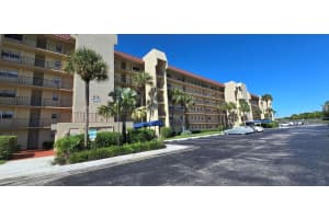 3661 Via Poinciana 306, Lake Worth