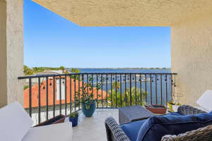 896 Federal Highway, Lantana, FL 33462 - MLS#R11135996