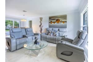 253 Davis Road, Palm Springs, FL 33461 - MLS#R11136045