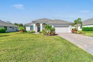 8365 Summer Lake Drive, Vero Beach, FL 32967 - MLS#R11136057