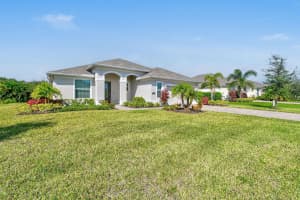 8365 Summer Lake Drive, Vero Beach, FL 32967 - MLS#R11136057