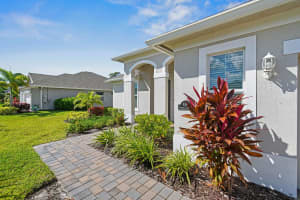 8365 Summer Lake Drive, Vero Beach, FL 32967 - MLS#R11136057