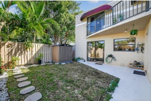 4005 Village Drive B, Delray Beach, FL 33445 - MLS#R11136091