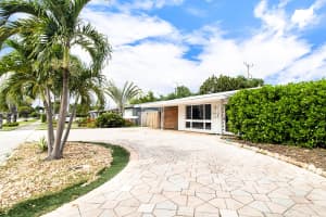 325 10th Court, Deerfield Beach, FL 33441 - MLS#R11136102