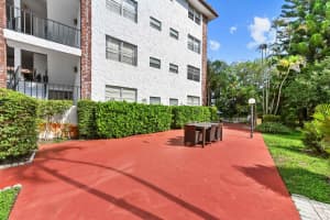 3910 Crystal Lake Drive 204, Deerfield Beach, FL 33064 - MLS#R11136152